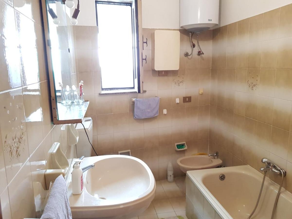 브롤로 Casa Tranquilla E Luminosa Con Terrazzo A Due Passi Dal Mare 아파트 외부 사진